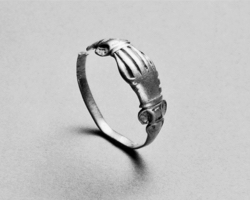 What is Claddagh: rings