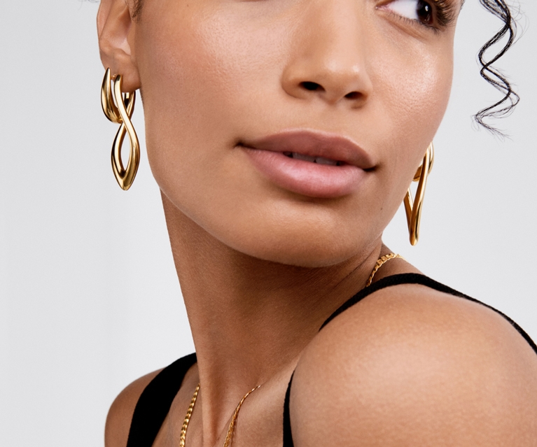 Nysa Diamond Stud Earrings-Candere by Kalyan Jewellers